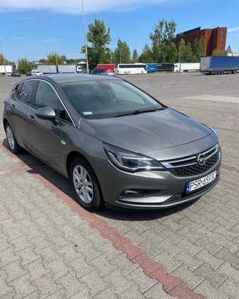 Opel Astra cena 58000 przebieg: 80500, rok produkcji 2016 z Poznań małe 137